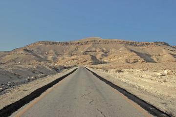 desert road to the mountains