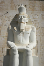 Ramses Statue