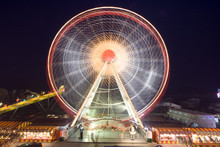 Spinning Ferris Wheel