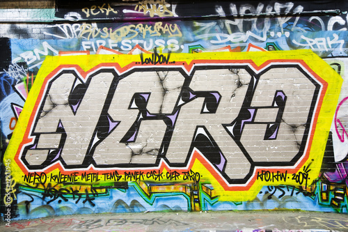 Naklejka na drzwi Graffiti Nero