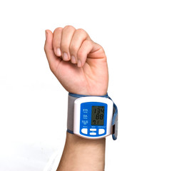 Blood pressure measuring device