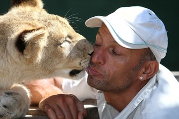 lion and trainer