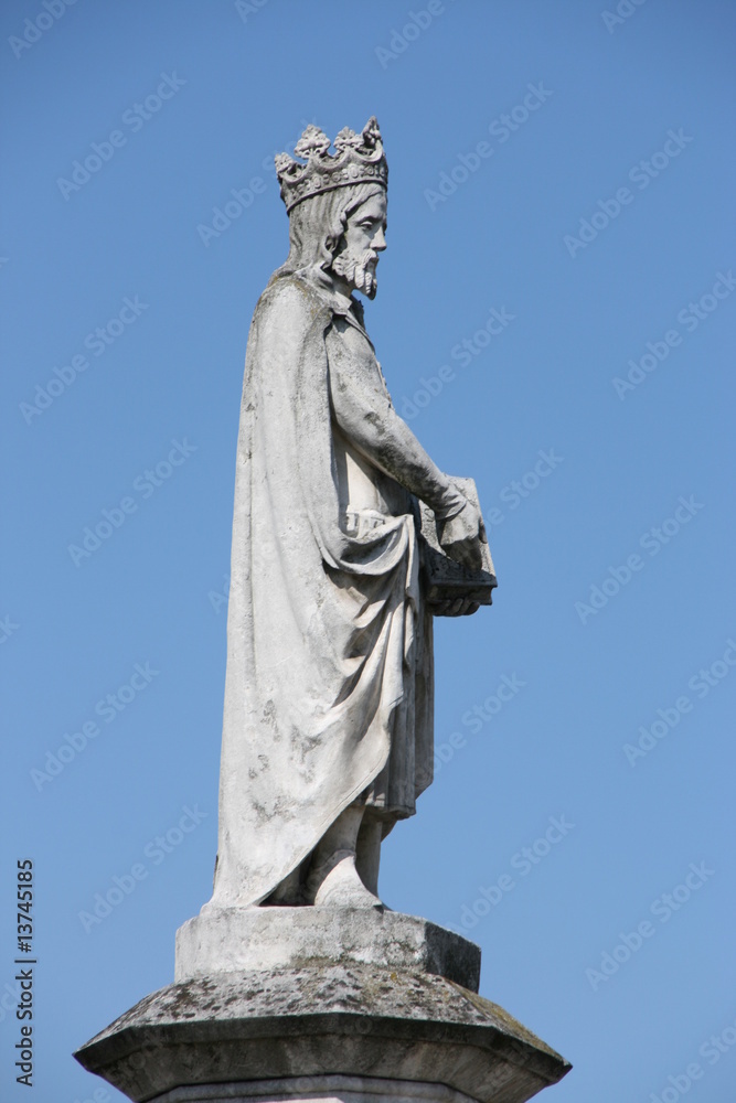 Kazimierz Wielki - pomnik w Bochni, profil - obrazy, fototapety, plakaty 