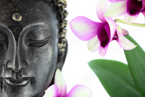 Obraz w ramie Bouddha sur fond blanc et fleur d'orchidée