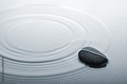 Foto-Doppelrollo - zen konzept, stein in gewelltem wasser (von eyewave)