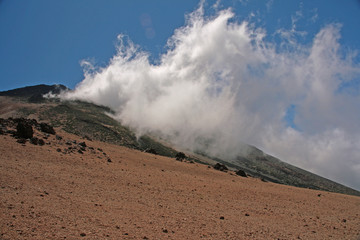 Wall Mural - Teide zwischen Wolken