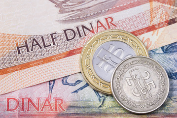 Bahrain currency banknotes