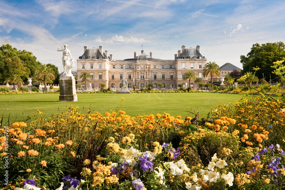 Obraz na płótnie Luxembourg Palace with flowers w salonie