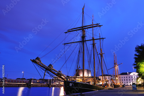 Foto Tall ship in the harbor of Copenhagen Denmark