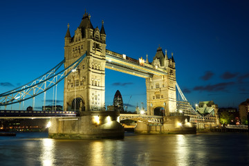 Wall Mural - Tower Bridge from the North Bank at dusk, London, UK