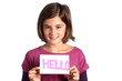 © fidelio - bambina mostra cartolina con scritta 'hello'