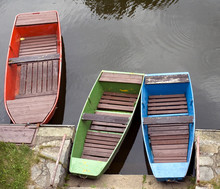 Three Boats, Three Colors