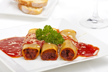 Wall Mural - Cannelloni mit Tomatensauce