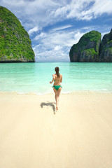 Poster - Woman on beach, the place where 