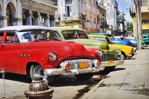 Obraz w ramie Colorful Havana cars