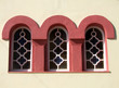 okna wiejskiej cerkwi