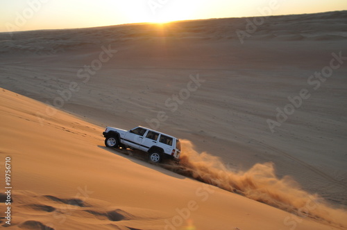 Naklejka na szybę Offroad in der Wüste