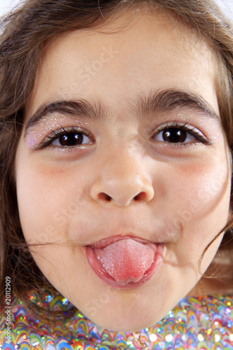 Fillette Qui Tire La Langue Stock Photo Adobe Stock