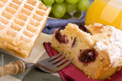 Kuchen Mit Waffeln Weintrauben Und Orangensaft Buy This Stock Photo And Explore Similar Images At Adobe Stock Adobe Stock