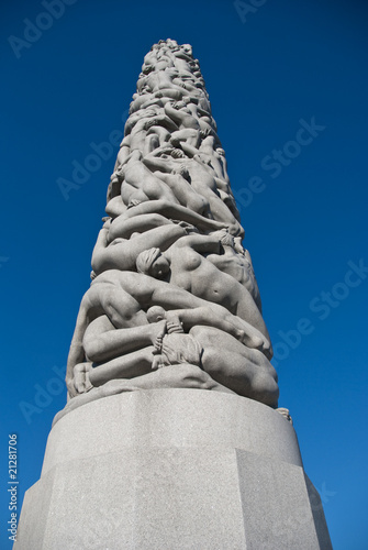 Photo Statue in a Park of Oslo, Norway, May 2009
