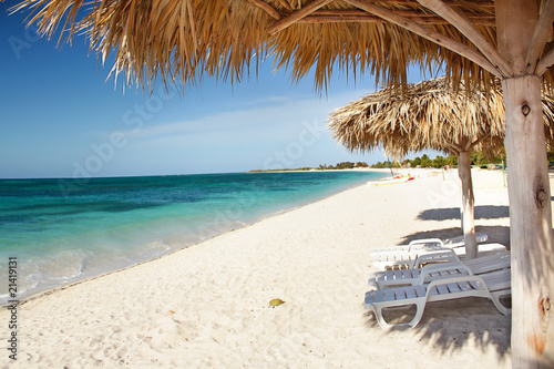 Naklejka na szybę tropical beach at the Caribbean island