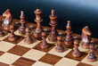 szachownica z czarnymi szachami