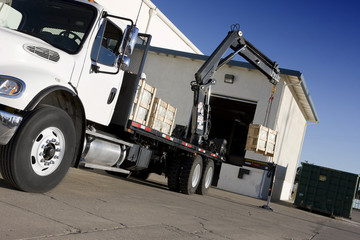 crane delivering box