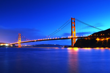Fototapete - Golden Gate minutes after sunset
