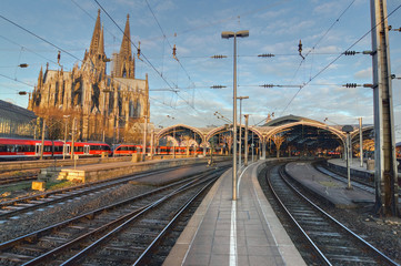 Fototapete - Hauptbahnhof Köln, Kölner Dom, Bahngleis