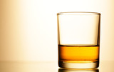 Fototapeta Łazienka - Glass of whisky