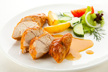 Grilled turkey fillet with vegetables