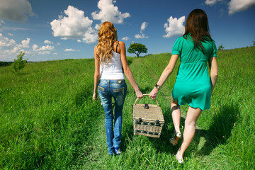 girlfriends on picnic