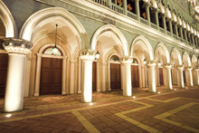 Corridor, Italian Building Style