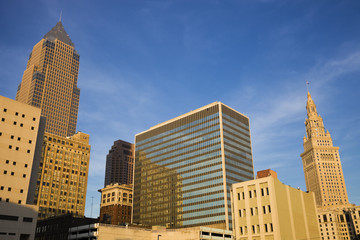 Fototapete - Late afternoon in downtown Cleveland