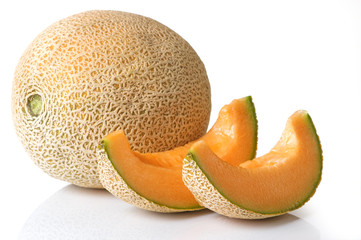 Cantaloupe Whole With Slices