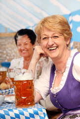 Wall Mural - frauen lachen