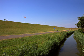 Wall Mural - Deich in Büsum