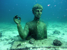 Statue Du Commandant Cousteau