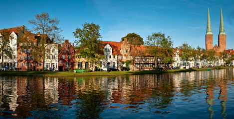 Wall Mural - Panoramaaufnahme der Lübecker Altstadt