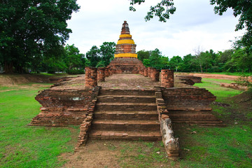 Ancient giant & ruin pagoda