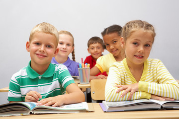 Wall Mural - Diligent pupils