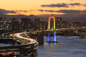 Canvas Print - View of Tokyo downtown at night with Rainbow Bridge