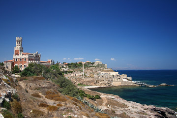 Wall Mural - Portopalo-Paesaggio con vecchia tonnara e castello