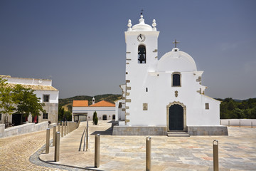 Iglesia en Querença. Portugal