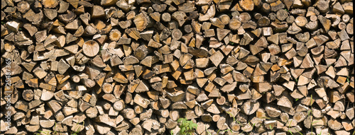 drewno-opalowe-przechowywanie-drewna-stosy-drewna