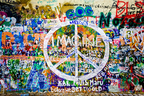 Zdjęcie XXL Muro de John Lennon (Praga) - Paz Symbol (Toma 1)