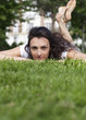 © STUDIO GRAND WEB - jeune fille en contemplation dans herbe