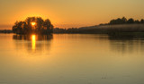 Fototapeta Na ścianę - Jesienny zachód słońca na wsi