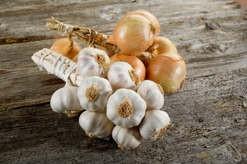 string of garlic and onions- trecce d'aglio e cipolle