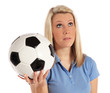 Junge Frau ist genervt vom Fußball